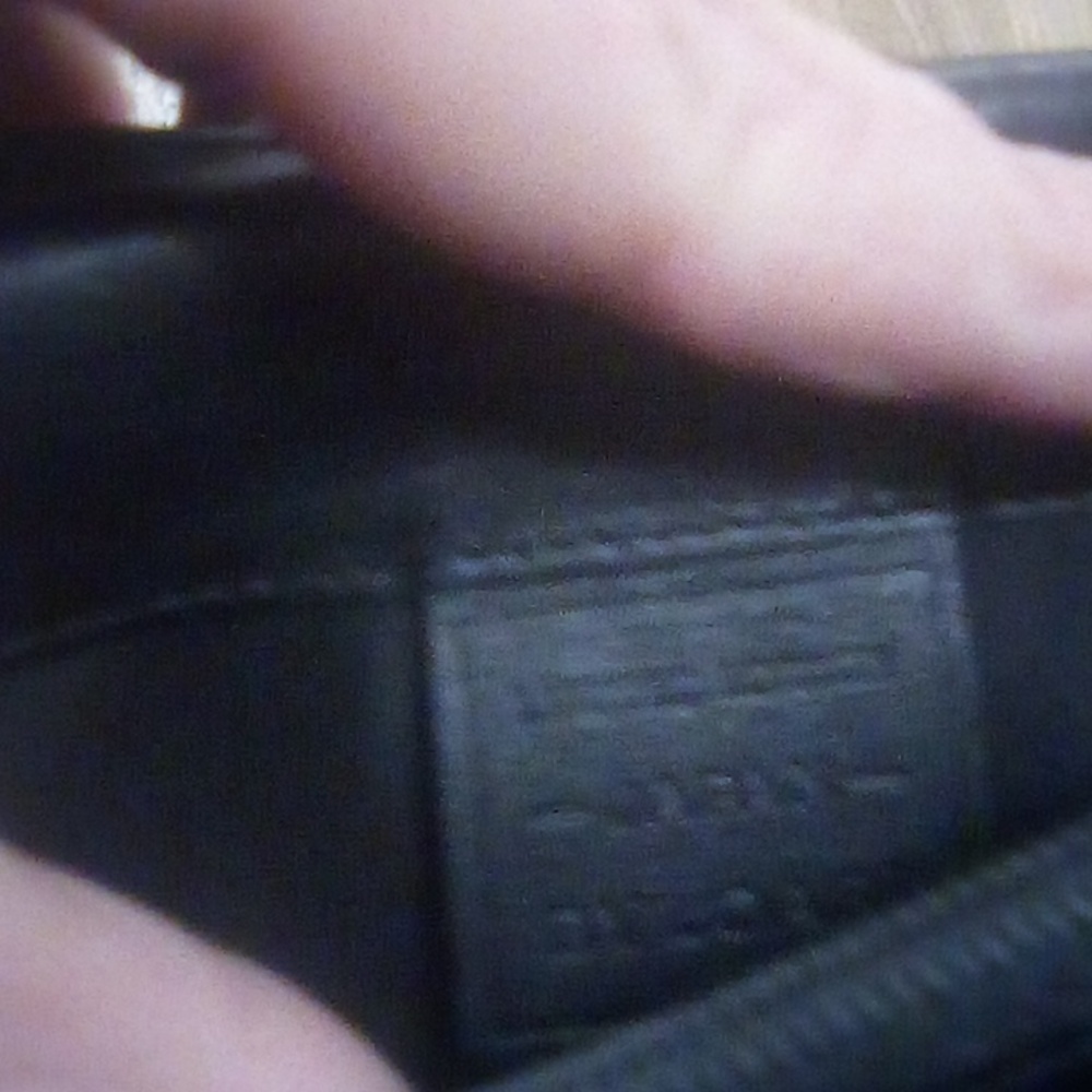 Bulgari Limited Edition Wallet In Excellent Condition - Picture 9 of 12